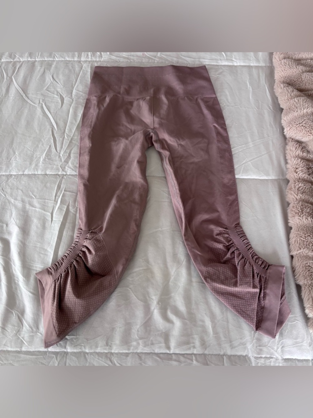 Lululemon Ebb To Street Crop 21" Frosted Mulberry Sz 6